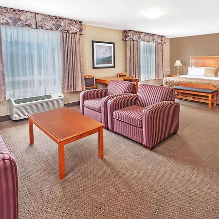 Super 8 By Wyndham Edmonton South Exterior foto