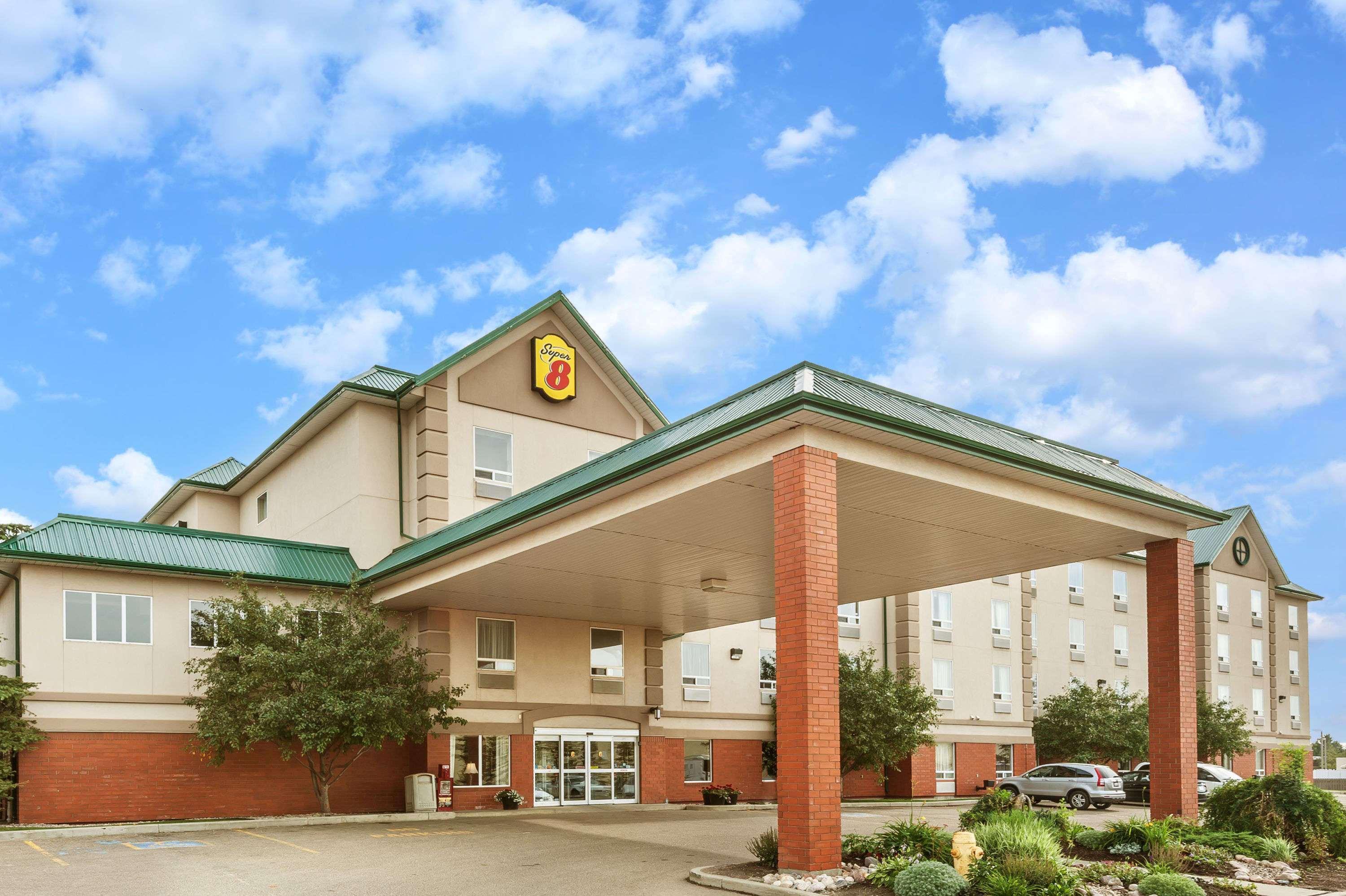Super 8 By Wyndham Edmonton South Exterior foto